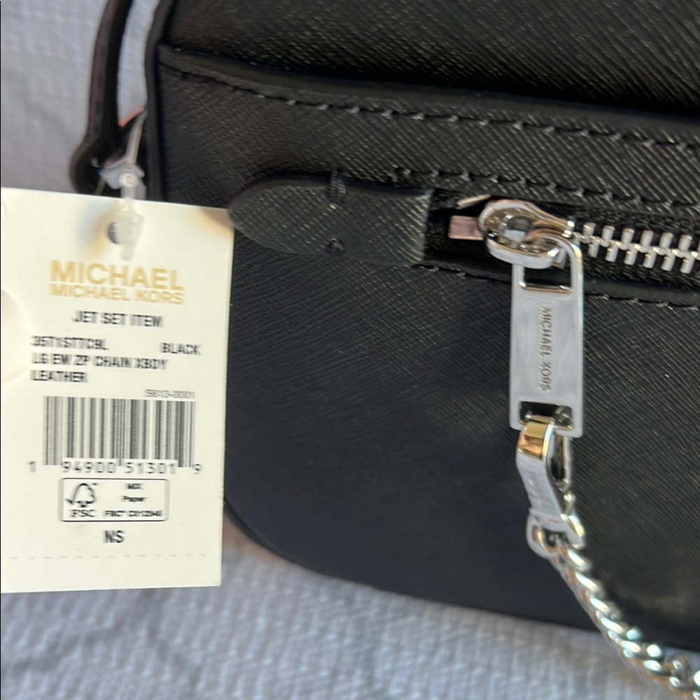 Michael Kors Black leather ladies bag - Picture 2 of 7
